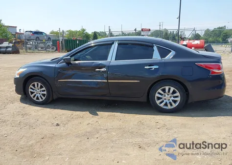 2015 Nissan Altima 2.5 S из США, поврежденный, VIN 1N4AL3AP1FN381951